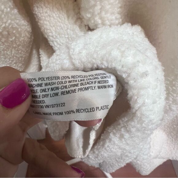 Universal Threads Women's Sherpa jacket size medium in ivory with pockets - Picture 9 of 10